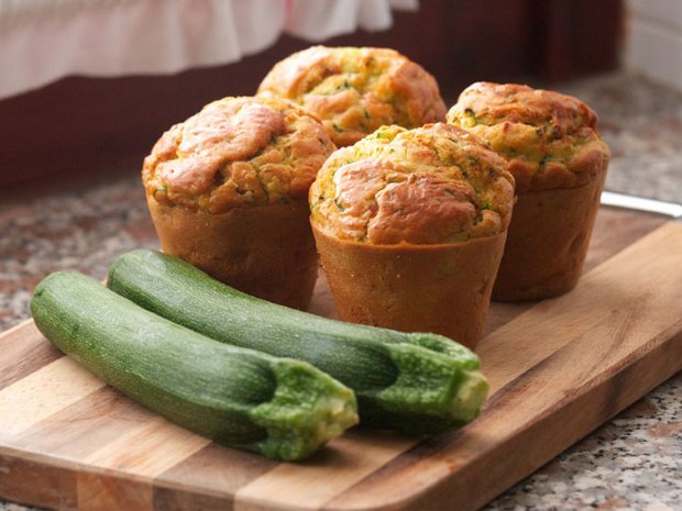 Muffins with Goat Cheese and Zucchini