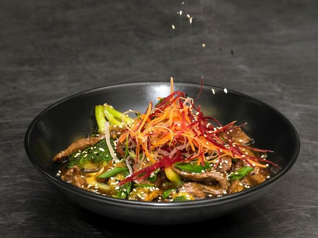 Oriental stir-fried beef