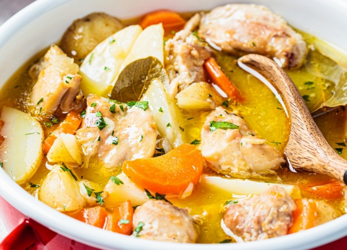 Nephrocare - Recipes / Chicken stew with vegetables and potatoes