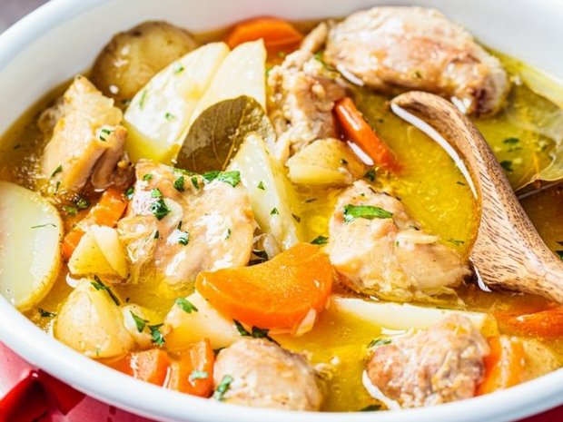 Chicken stew with vegetables and potatoes