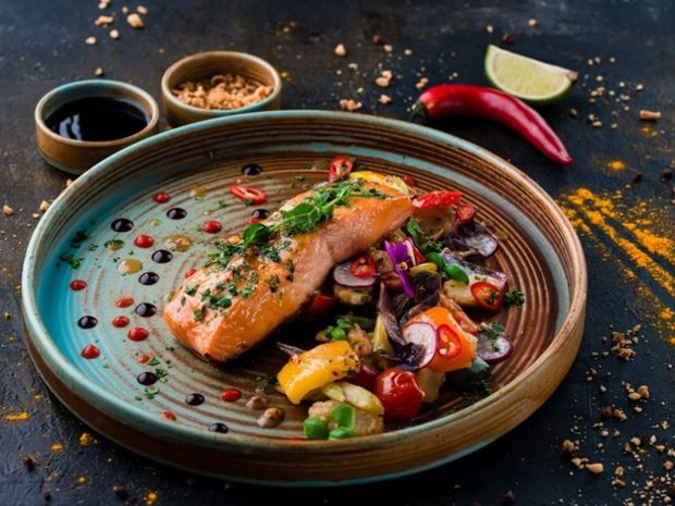 Steamed salmon with julienned vegetables