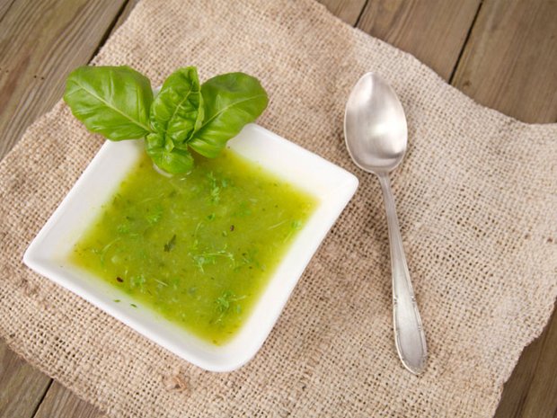 Cold Zucchini Soup with Curry